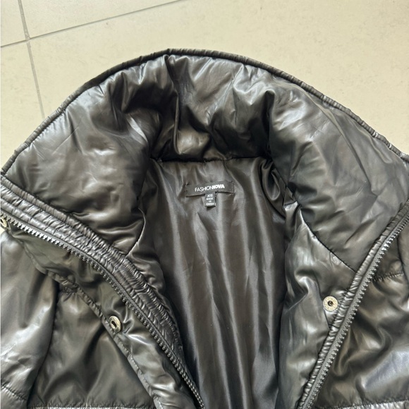 FASHION NOVA CROPPED PUFFER - Picture 3 of 3